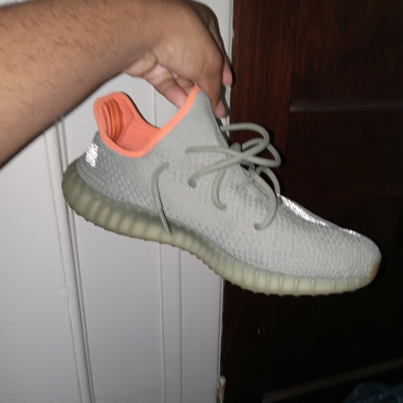 Yeezy Desert Sage - Picture 3 of 3